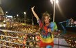 Vestida de cores e com longas tranças, Anitta fala sobre Carnaval: 'Realização'